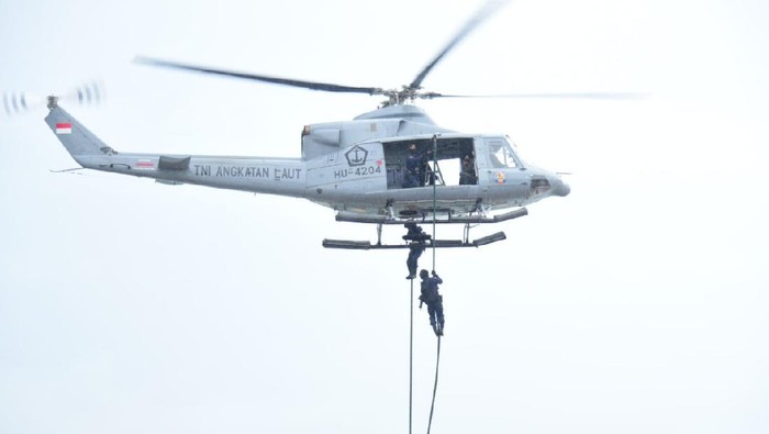 Detasemen Jalamangkara (Denjaka) gelar latihan penanggulangan aksi teror di Payalaman, Pal Matak, Kabupaten Kepulauan Anambas, Kepulauan Riau. Yuk lihat aksinya