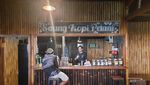 Menikmati Kopi Ditemani Pemandangan Pegunungan Bandung