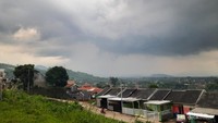 view pegunungan dari kedai kopi loa