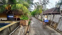 Imbas dari gempa di bulan Agustus dan pandemi masih juga membuat pulau ini nestapa. Apalagi bagi para pelaku usaha.