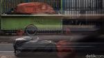 Saat Median Jalan Jadi Tempat Buang Sampah di Ciputat