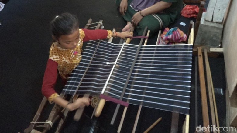 Sekolah Menenun di Polewali Mandar