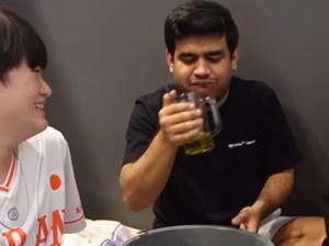 Aneh! Teh Ini Punya Rasa Seafood Mentah yang Amis hingga Air Kencing