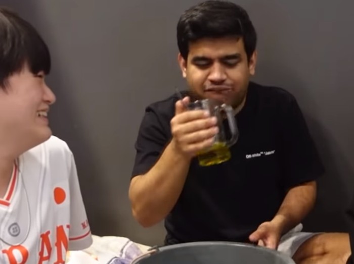 Teh Rasa Aneh Teh Rasa Aneh, Varian Seafood Mentah hingga Air Kencing