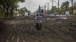 Tolong! Jalan Nasional Trans Kalimantan Rusak Parah