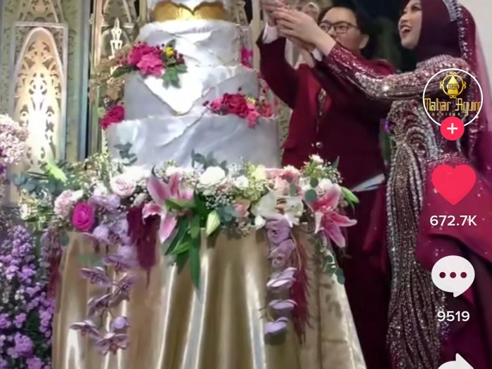 Wedding Cake Danang DAcademy Jatuh Berantakan, Netizen Bilang Settingan