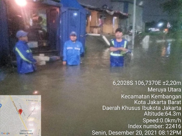 Banjir di Kolong Tol JORR setinggi 1 meter per pukul 20.12 WIB