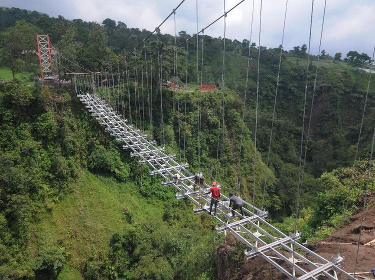 Asyik! Desa Wisata di Lereng Gunung Merapi Punya Jembatan Gantung