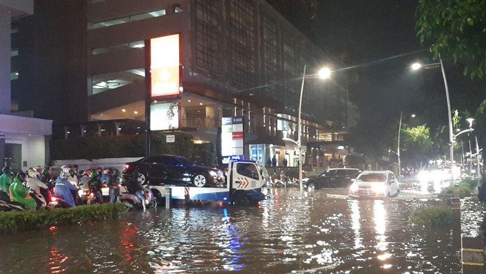 Foto pantauan di lokasi, pukul 19.10 WIB (Antara Foto)