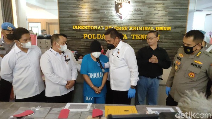 Fotografer berinisial JB yang menjadi muncikari selebgram TE di Kota Semarang