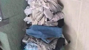 Tumpukan baju pun bisa jadi pohon natal. Foto: 9gag