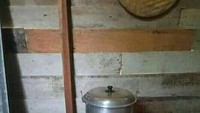 Tidak mau ketinggalan zaman, netizen ini menggunakan kompor gas seperti dapur normalnya. Tetapi bukan menggunakan gas, bahan bakarnya masih pakai kayu bakar. Foto: Istimewa/Instagram