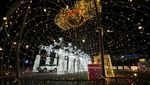 Gemerlap Penuh Harap Sambut Natal di Berbagai Belahan Dunia