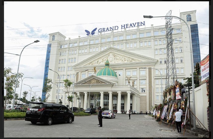 Grand heaven hotel