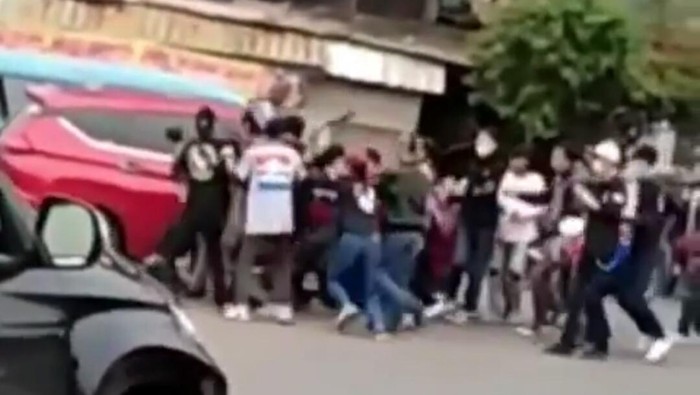 Heboh bentrokan antar kelompok saat penggalangan dana bencana di Cimahi