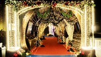 Buat yang suka foto, pihak JAQS menghadirkan nuansa musim dingin ala Eropa dengan lampu-lampu dan hiasan Natal (dok Jakarta Aquarium)