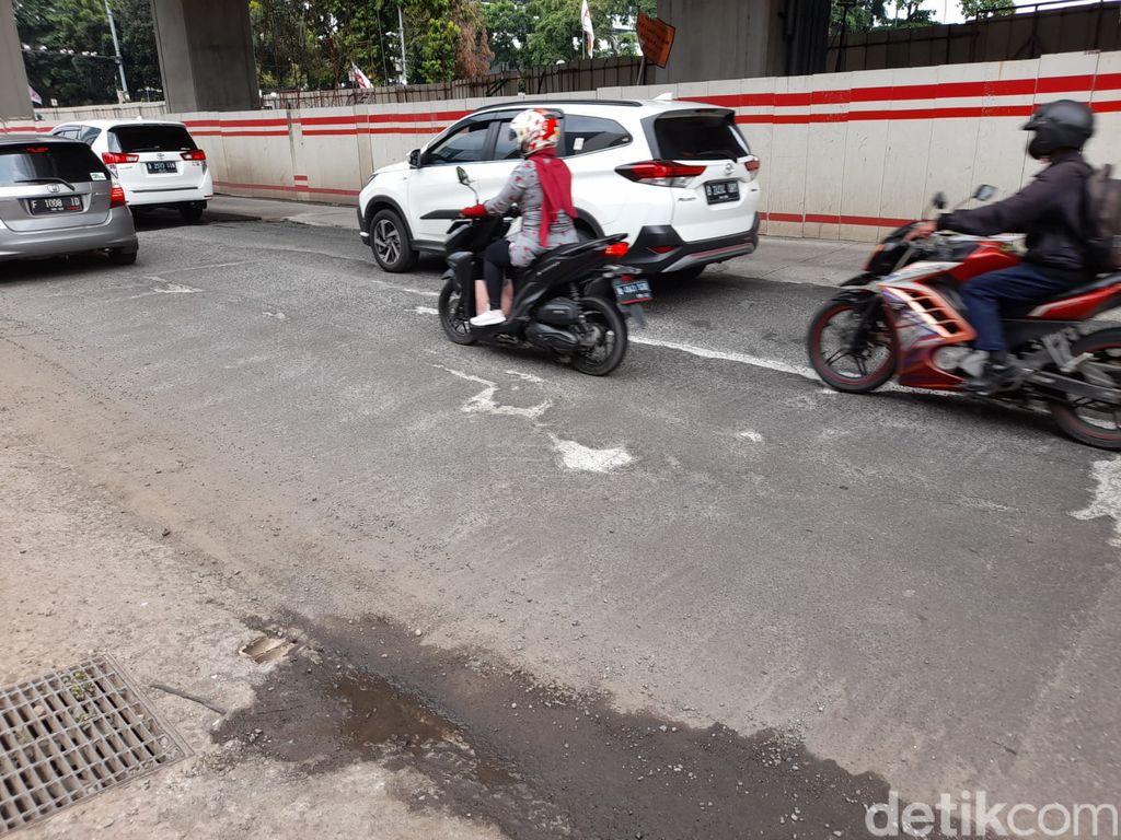 Jl HR Rasuna Said, Jakarta Selatan, kondisi terakhir 20 Desember 2021. (Marteen Ronaldo Pakpahan/detikcom)