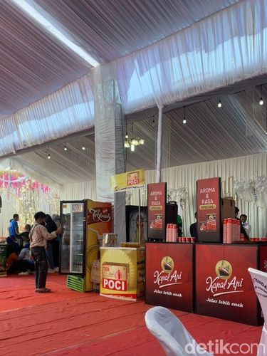 Kisah viral wanita ini hadiri acara pernikahan pemilik toko grosir.