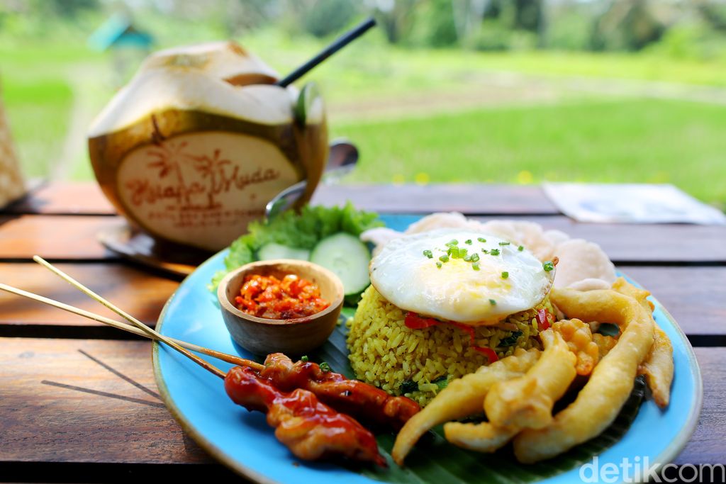 Makan di Kelapa Muda Ubud, Bali bikin Syahdu