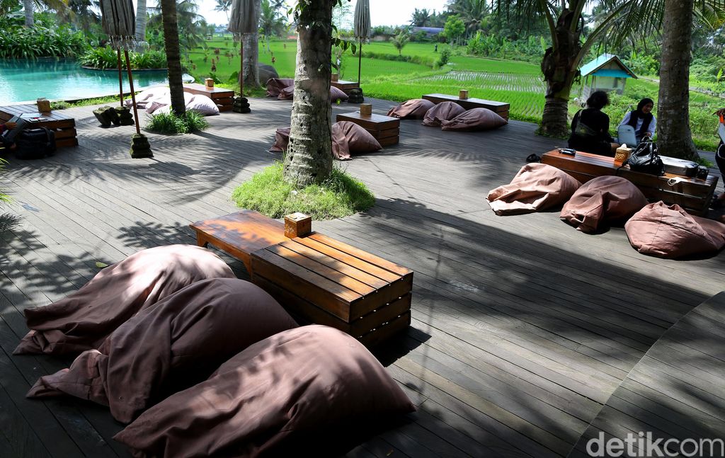 Makan di Kelapa Muda Ubud, Bali bikin Syahdu