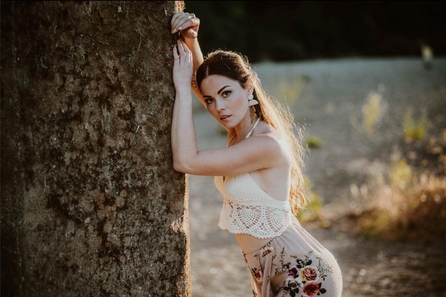 Pada 2018, Marisa Butler memenangkan kontes kecantikan dan berhasil menyandang gelar Miss World America. Setahun menjadi ratu, dia justru tidak nyaman karena merasa selalu dibungkam dan dianggap remeh. Foto: Instagram/@marisapaigebutler