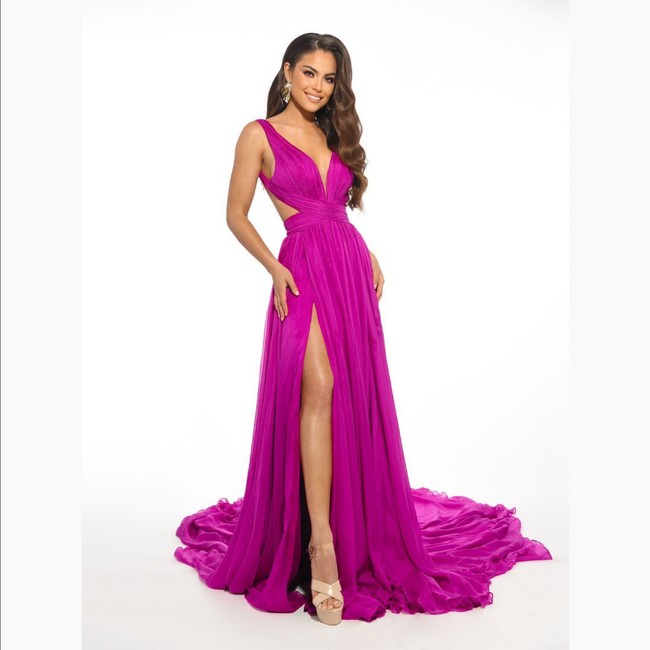 Selama menjabat sebagai Miss World America, Marisa Butler juga mengalami stres karena perlakuan direktur nasional Michael Blakely. Dia mengungkapkan bahwa pria tersebut memaksanya menandatangani kontrak dengan manajemen artis miliknya selama tiga tahun. Padahal masa jabatan Marisa hanya satu tahun. Kontrak tersebut menyebut bahwa Michael berhak atas 20 persen komisi dari berbagai hadiah yang diterima Marisa selama ia terikat kontrak dengan perusahaannya. Foto: Instagram/@marisapaigebutler