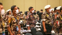 Banyak kendala yang dialami pemerintah dalam menggalakan vaksinasi sehingga harus menerjunkan TNI dan Polri.Ruang ruang seperti itu menurut dia harus dibantu dan diisi salah satunya oleh FKPPI.