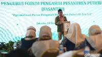 Wakil Ketua DPR RI bidang Korkesra ini juga menambahkan tema Pengukuhan Pengurus Fasantri tentang Optimalisasi Peran Pengasuh Pesantren Putri di Era 5.0 sangat penting dan harus terus menjadi perbincangan. Hal itu ditujukan untuk mempersiapkan diri masing-masing santri menatap masa depan yang lebih baik.