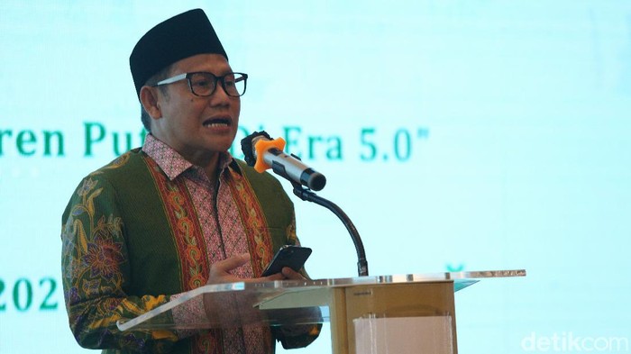 Optimisme Cak Imin soal Pesantren Bisa Hadir di Era Society 5.0 Ketua Umum Partai Kebangkitan Bangsa (PKB) itu mengatakan society 5.0 muncul akibat perkembangan teknologi 4.0. Intinya semua dituntut serba cepat dan efisien.