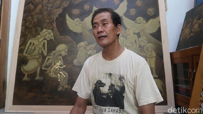 Pelukis Bantul Ini Raup Cuan lewat Seni Wayang Berbalut Rohani
