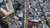 Paket ini juga akan mengerjakan terowongan bawah tanah mulai dari kawasan Mangga Besar sampai Kota Tua sepanjang 1,4 kilometer.