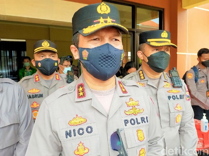 Polda Jatim menyiapkan skema pengamanan perayaaan Nataru. Bersama Forkopimda Jatim, Polda akan mencegah kerumunan dan potensi penularan COVID-19 termasuk varian Omicron.