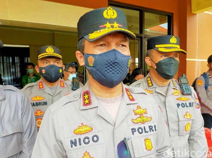 Polda Jatim menyiapkan skema pengamanan perayaaan Nataru. Bersama Forkopimda Jatim, Polda akan mencegah kerumunan dan potensi penularan COVID-19 termasuk varian Omicron.