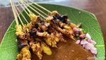 Di Tebet Ada Warung Sate Kelapa khas Surabaya yang Legendaris