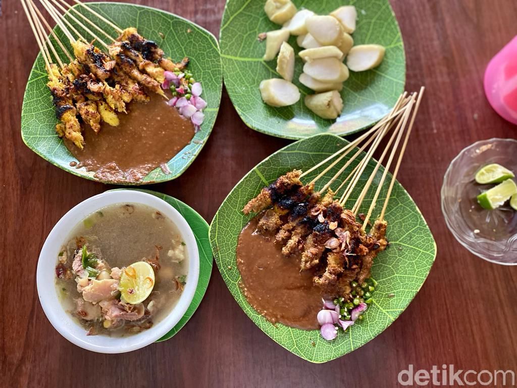 Sate kelapa warung Suramadu