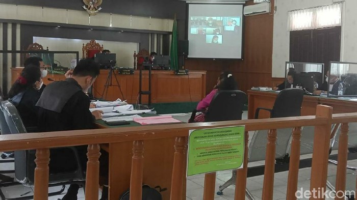 Sidang korban investasi bodong di Riau (Raja Adil Siregar/detikcom)