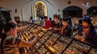  Simbang Gabi memiliki hubungan yang sangat mendalam dengan Iman umat Katolik Filipina. Iman pada satu Allah yang bersatu atau masuk dalam sejarah hidup manusia.  