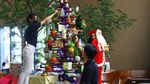 Tak Biasa! Deretan Pohon Natal ini dari Daun Jati hingga Puntung Rokok