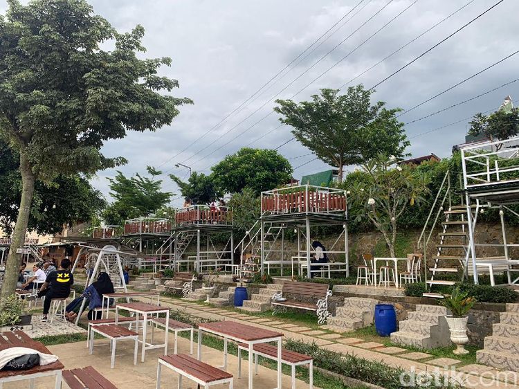 Potret Taman Fathan Hambalang yang Viral di Medsos