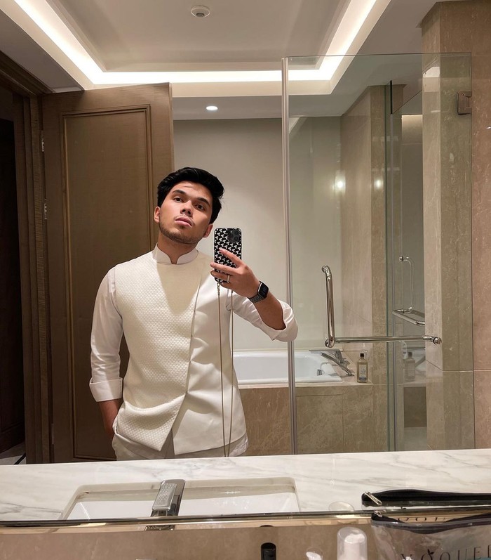 Thariq Halilintar Dikabarkan Dekat dengan Fuji, Intip Momennya Saat Makan Bareng