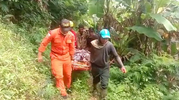 Tim SAR Ciamis Selamatkan Dua Peziarah