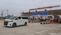 Proses pembangunan Tol Akses Bandara Kertajati sendiri memakan waktu 12 bulan dan telah mengantongi izin pengoperasian dari Menteri PUPR melalui surat keputusan Nomor 1514/KPTS/M/2021 tentang Penetapan Pengoperasian Jalan Tol Akses Bandara Internasional Jawa Barat sebagai bagian dari jalan Tol Cikampek - Palimanan.