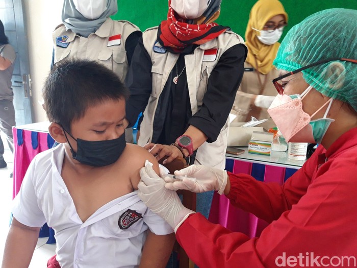 Vaksinasi COVID-19 untuk anak usia 6-11 tahun di Boyolali, Jawa Tengah, dimulai hari ini. Sebanyak 95.426 anak menjadi target sasaran.