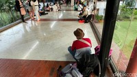 Kementerian Perhubungan juga telah buka suara soal adanya temuan virus Omicron di Indonesia. Juru bicara Kemenhub Adita Irawati mengatakan pihaknya akan melakukan pengawasan ketat pada penerapan protokol Kesehatan.