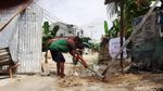 Tanam Pisang Warga Protes Jalan Rusak di Pekanbaru