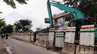 Warga mengaku tidak pernah dapat kompensasi akibat lumpuhnya usahanya.