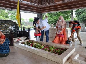 Ziarah ke Makam Bung Karno, LaNyalla Curhat soal Ambang Batas Harus 0%