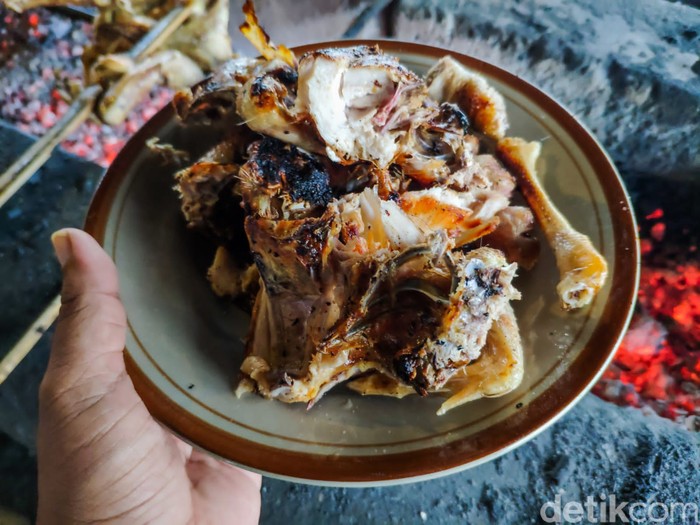 Ayam Bakar Bu Lian Ayam Bakar Bu Lian Favorit Gubernur NTB