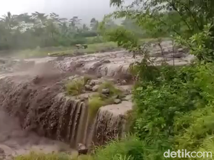 Daerah Aliran Sungai Kembali Diterjang Banjir Lahar Dingin Semeru