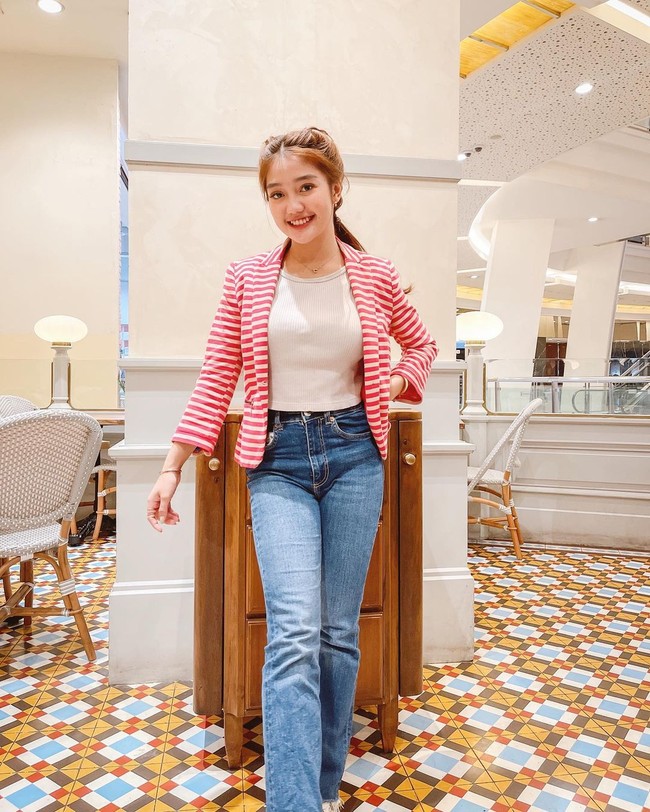 Lebih memilih Thariq dibandingkan dengan Dimas, Chika sempat disebut netizen matre. Hubungan Chika dengan Thariq sendiri tidak berlangsung lama. Kini Thariq sudah kembali berpacaran dengan Fuji. Foto: Instagram chndrika_